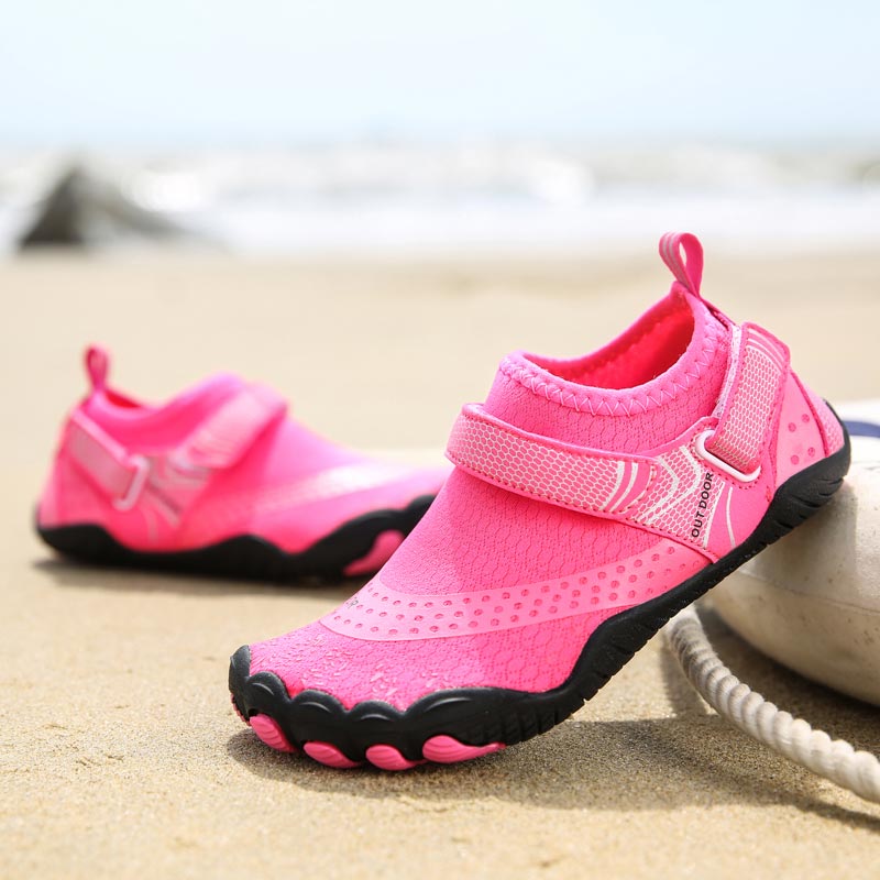 Ein weiterer Vorteil des "Good KIDS Outdoor" ist seine einfache Reinigung. Der Schuh kann einfach unter fließendem Wasser abgespült werden und trocknet anschließend schnell an der Luft.